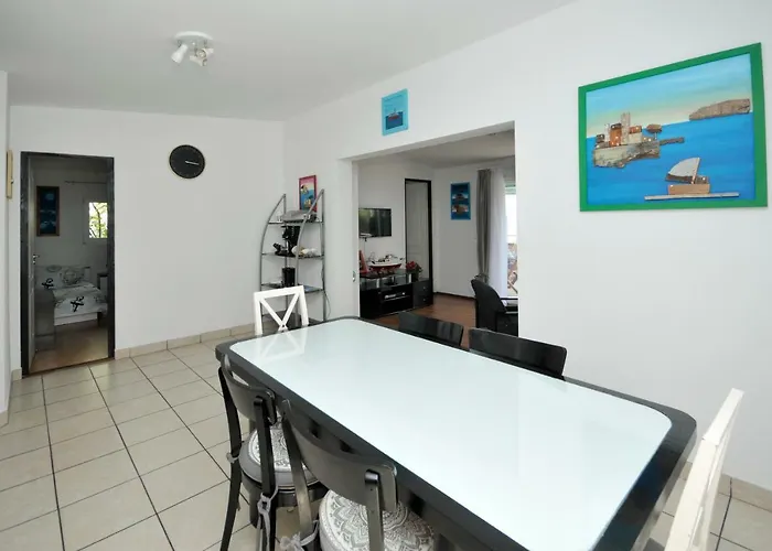 Sandra 아파트 트로기르